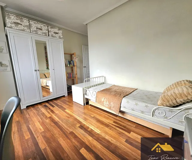 Se vende piso céntrico en Santurtzi — 26