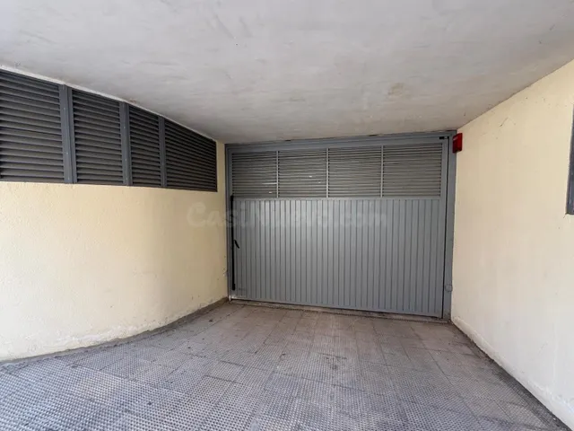 EN VENTA 23 PLAZAS DE APARCAMIENTO EN SALESIANOS - foto 2