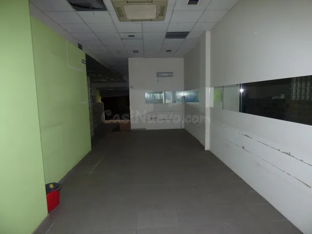 LOCAL COMERCIAL IDEAL PARA RESTAURACIÓN EN ALQUILER EN LA ZO - foto 2
