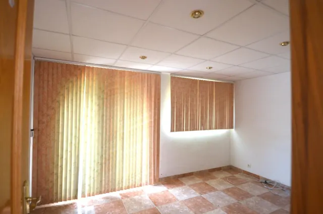 SE VENDE MAGNIFICA VILLA EN LA NUCIA — 23
