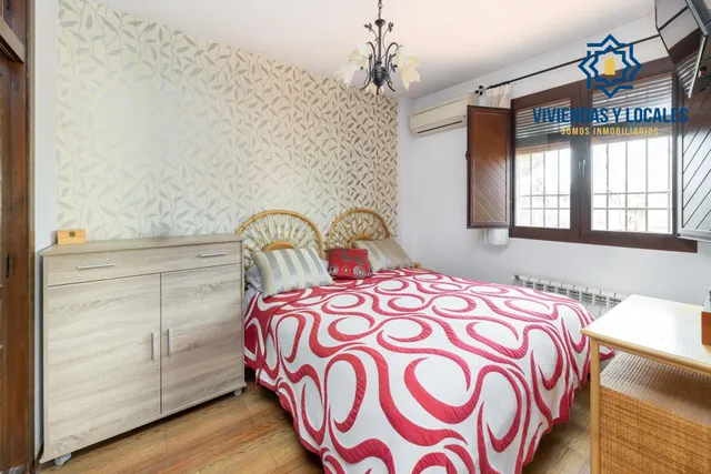 VIVIENDA PAREADA EN MONTELUZ — 24