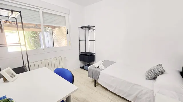 Alquiler de habitaciones por temporada en chalet con piscina de Villanueva de la Cañada (Madrid). — 10