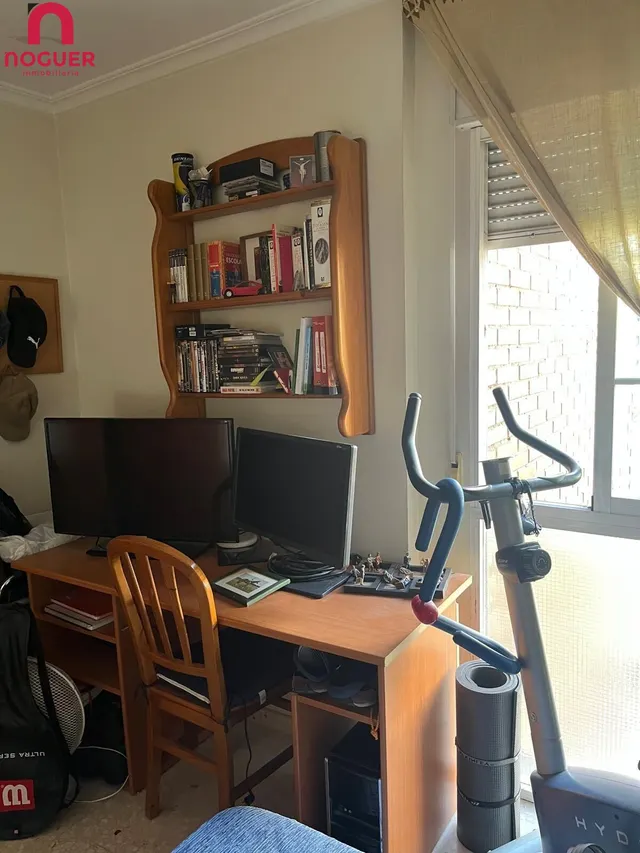 PISO ZONA ZOCO DE CUATRO DORMITORIOS , DOS BAÑOS , TERRRAZA Y  ASCENSOR — 21