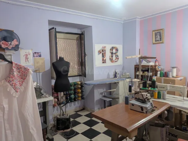 Amplia Casa en Venta en Marchena — 4