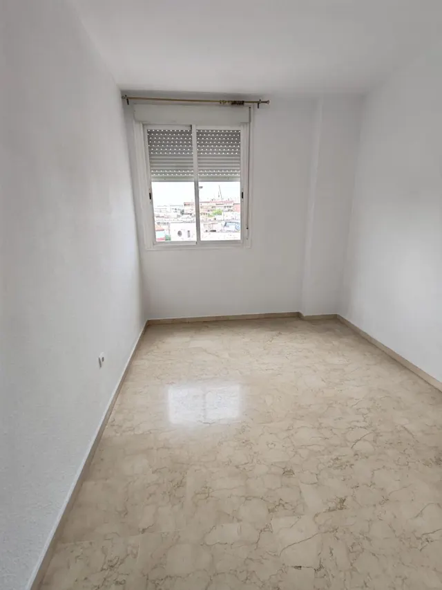 Piso sin amueblar y con garaje opcional — 17