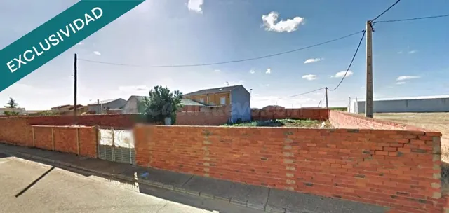 Parcela Urbana de 551 m² con Pozo, Luz en Linde y Gran Poten - foto 2
