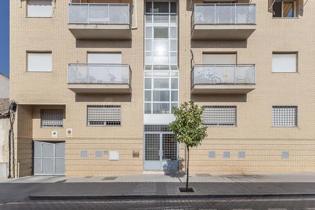 PISO CON GARAJE JUNTO AL METRO EN CHURRIANA — 24
