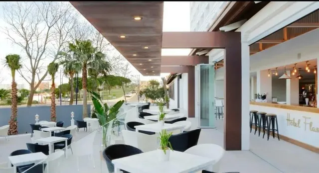 Hermoso estudio frente al mar — 16