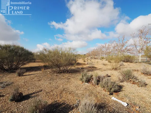 Se vende solar en esquina en el poligono los portales Tomell - foto 4