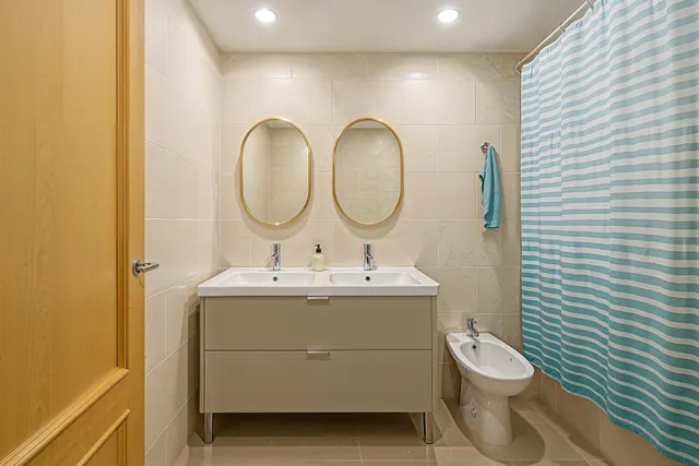 APARTAMENTO ESQUINERO CON TERRAZA Y GARAJE EN COMPLEJO RESIDENCIAL CON PISCINA Y ZONAS COMUNITARIAS — 17