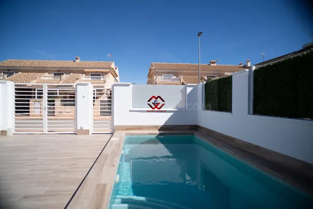 Viviendas adosadas a estrenar en San Javier con diseño moder