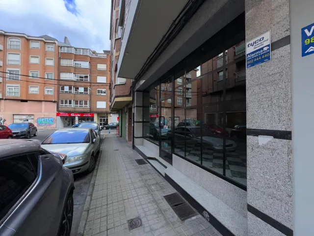 Amplio Local Comercial en la Zona Alta de Ponferrada — 26
