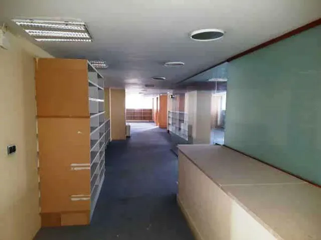 LOCAL DE 1.518 M2 — 8