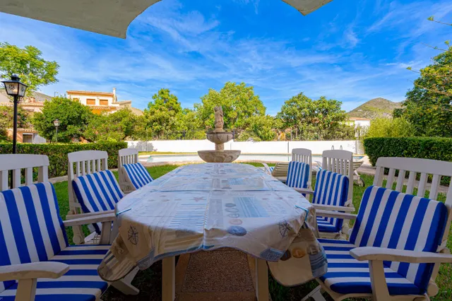 Villa mediterránea con vistas al valle a la venta en el centro de Alcalalí — 13