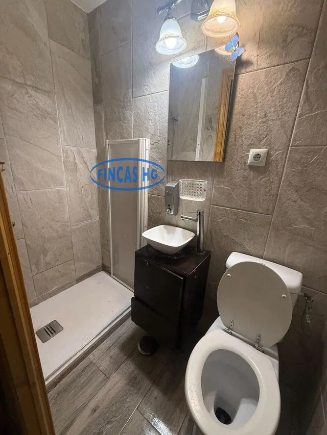 Amplio y luminoso piso reformado ubicado en el barrio de Carolinas junto a la Plaza Castellón — 35