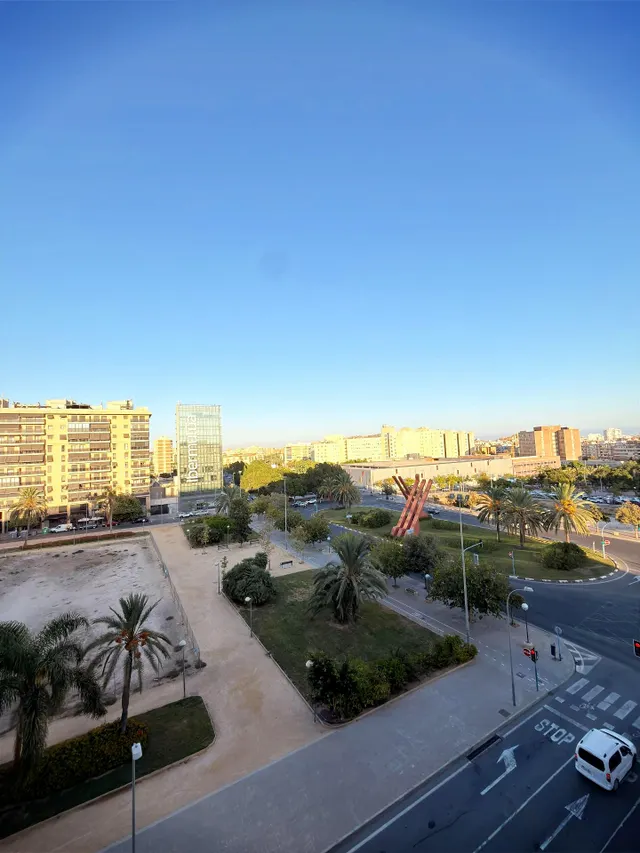 Estupendo piso para entrar a vivir. Zona Benisaudet. — 2