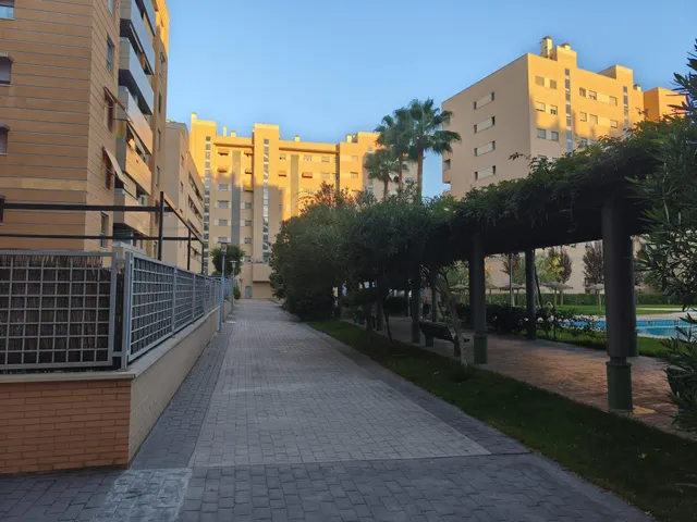 Piso de 121 m2 con dos grandes terrazas, piscina, garaje y trastero en avenida de la ilustración — 36