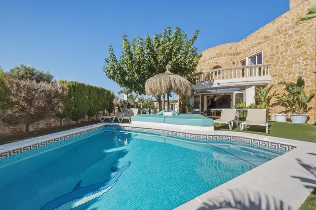 ESPECTACULAR VILLA CON PISCINA, 6 DORMITORIOS EN SUITE Y VISTAS AL MAR EN SA TORRE — 38