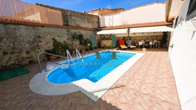 Casa Reformada en Torre de Santa María - foto 3