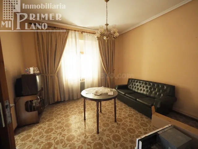 *¡OPORTUNIDAD! Casa para reformar, junto a calle Oriente, co