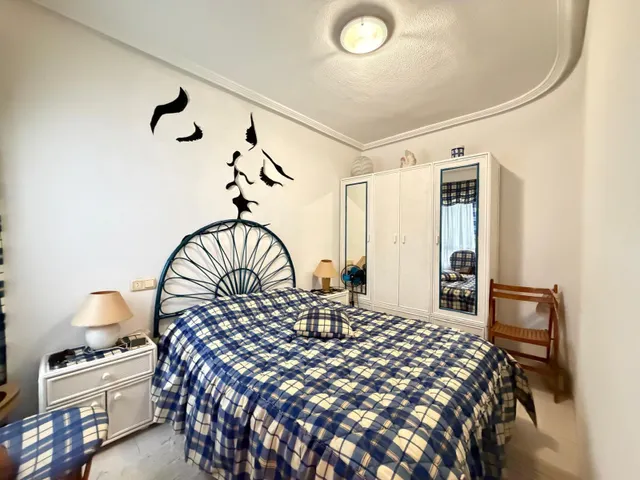 Apartamento a 350 metros de playa del cura con 2 dorm. 1 baño. en frente de av. de las habaneras. superficie de 66 m2. — 6
