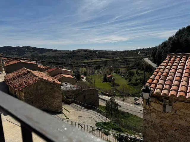 Encantadora Casa de Pueblo con Jardín Privado y Vistas a la 