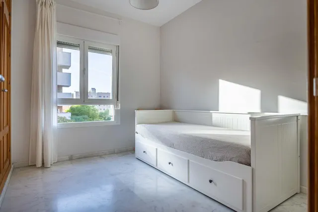 MAGNÍFICO PISO DE 4 DORMITORIOS CON GARAJE, PISCINA Y PÁDEL EN MAIRENA DEL ALJARAFE — 22