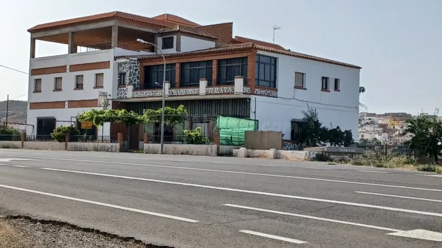 SE VENDE HOTEL RESTAURANTE EN FIÑANA - foto 2