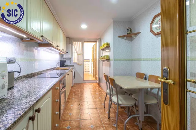 Se vende amplio piso en zona céntrica de Torrent — 9