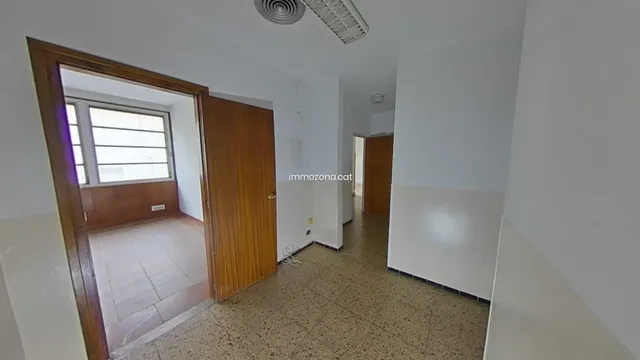 2 LOCALES DE 821 M2. EN TOTAL, FIGUERES — 40