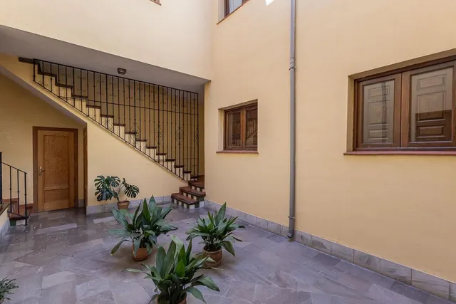 PISO TURÍSTICO JUNTO PLAZA DE DERECHO - GRANADA — 15