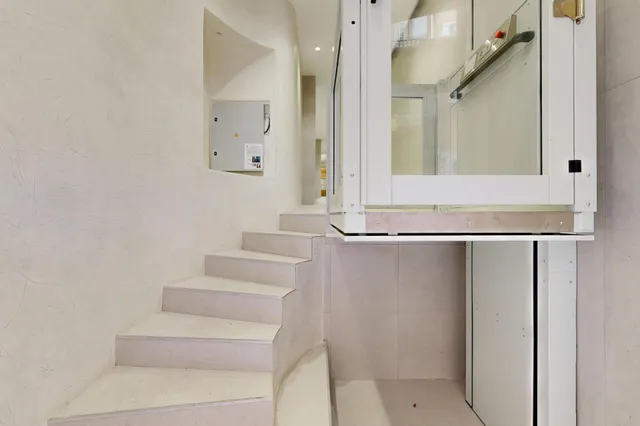 Piso reformado de 113 m2 en pleno centro de Murcia con 4 dormitorios y 2 baños — 41