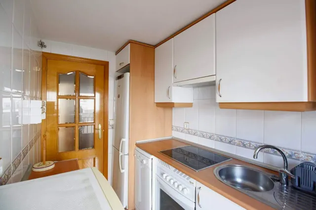 PISO DE UNA HABITACIÓN CON ASCENSOR EN CARABANCHEL — 13