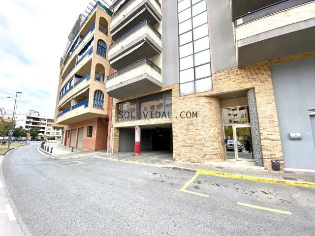 SOL8VIDAL VENDE garaje en edificio de lujo en la redonda de  - foto 4