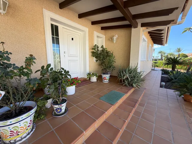 Chalet de lujo en Cabo Roig con 5 hab 5 baños picina propia chalet estilo americano — 16