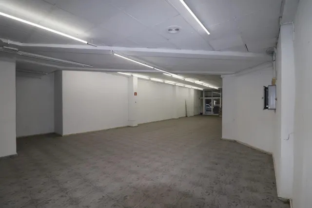 impresionante local comercial en Alicante de 500m2 — 8