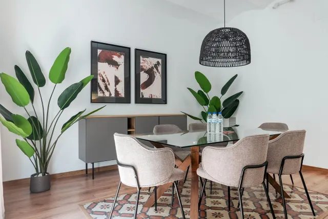 Exclusivo piso de 130 m2 y 4 dormitorios junto al Ayuntamiento de Valencia — 10