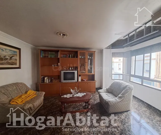 ¡DOS EN UNO! AMPLIA CASA CON GARAJE, TERRAZA Y TRASTERO, Y L - foto 2