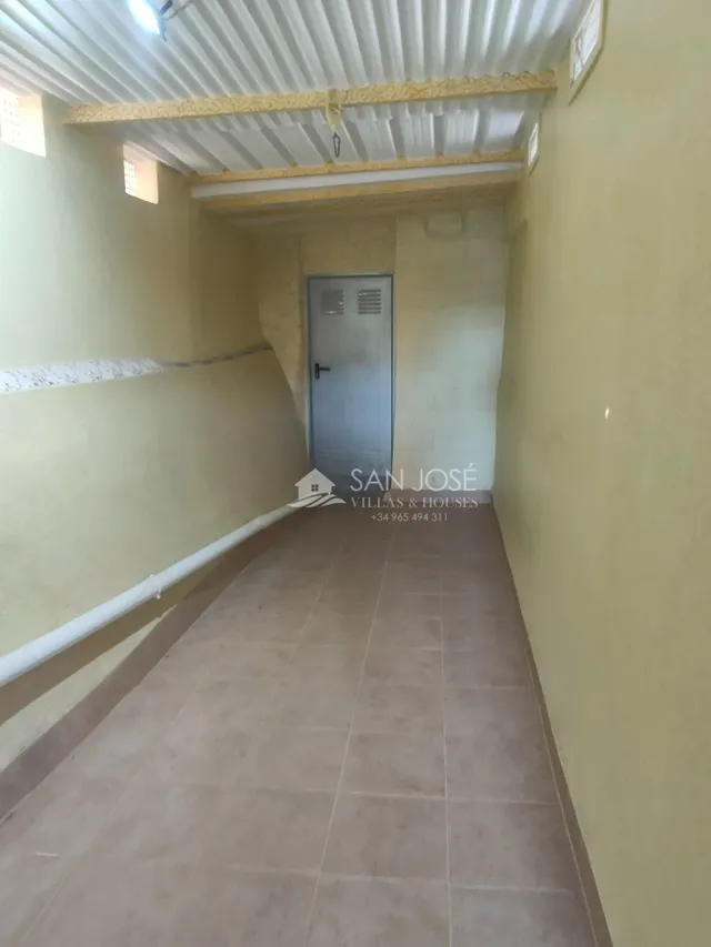 SE VENDE CHALET CON PISCINA EN MUY BUEN ESTADO EN ASPE ZONA DE UCHEL — 36