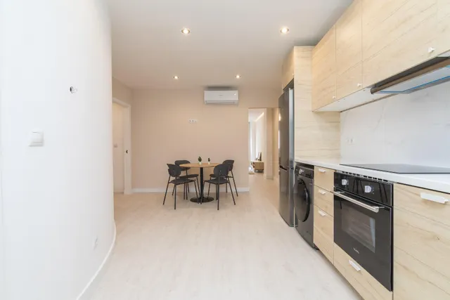 VIVIENDA RECIÉN REFORMADA EN VENTA CALLE CORREDORA · ELCHE — 12