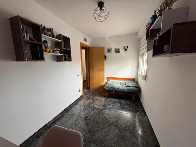 Piso en venta calle Riu Montsant — 17