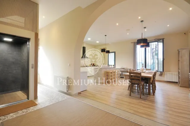 Casa señorial reformada en Llinars del Vallés — 4