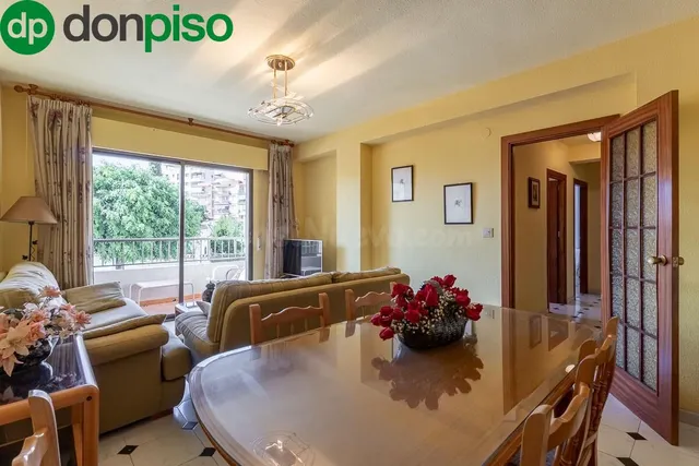 Piso con garaje y trastero en Almuñecar - foto 4