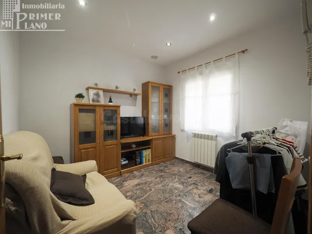 Amplio Adosado en Tomelloso, Ideal para Familias - €190.000 - foto 5