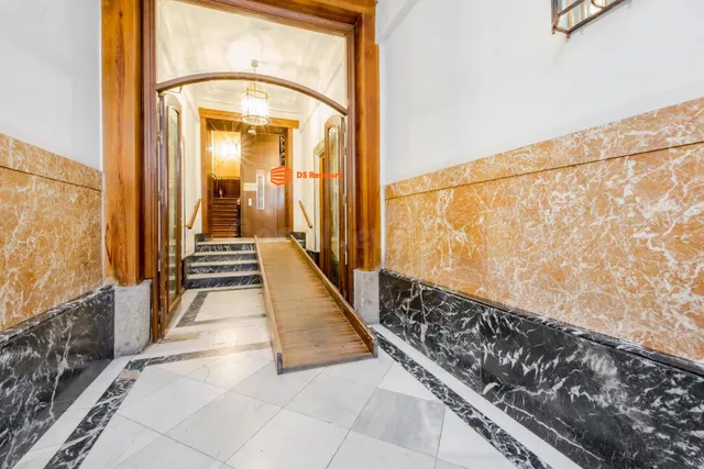 PISO PARA ENTRAR A VIVIR CON 4 BALCONES A LA CALLE - foto 3