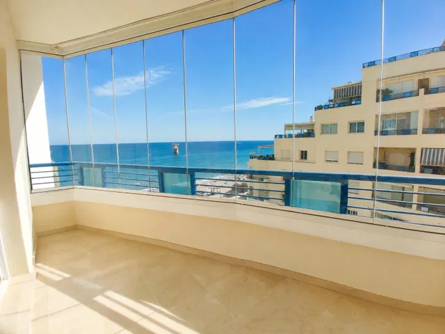 "Apartamento en alquiler de larga temporada frente al mar" — 13