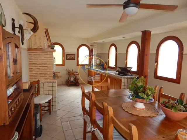 EXCLUSIVA CASA TODO INCLUIDO EN COCENTAINA. — 2