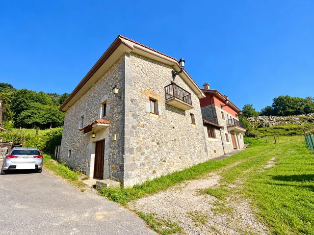 CONJUNTO DE DOS CASAS DE PIEDRA CON GRAN POTENCIAL EN PADIERNIGA (VOTO) — 42
