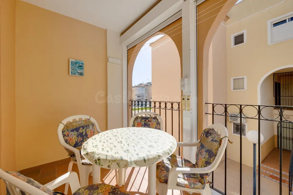Apartamento de 2 dormitorios y 1 baño en Torrevieja (los naufragos)