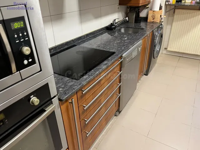 Magnífico piso de tres dormitorios, amplio salón, dos baños, - foto 3